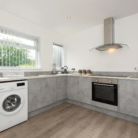 A Cosy, Modern 3 Bedroom House In
