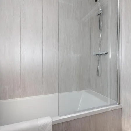 A Cosy, Modern 3 Bedroom House In 미들즈브러