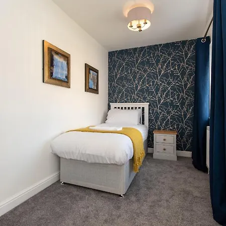 펜션 A Cosy, Modern 3 Bedroom House In *