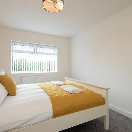 A Cosy, Modern 3 Bedroom House In * 米德尔斯伯勒