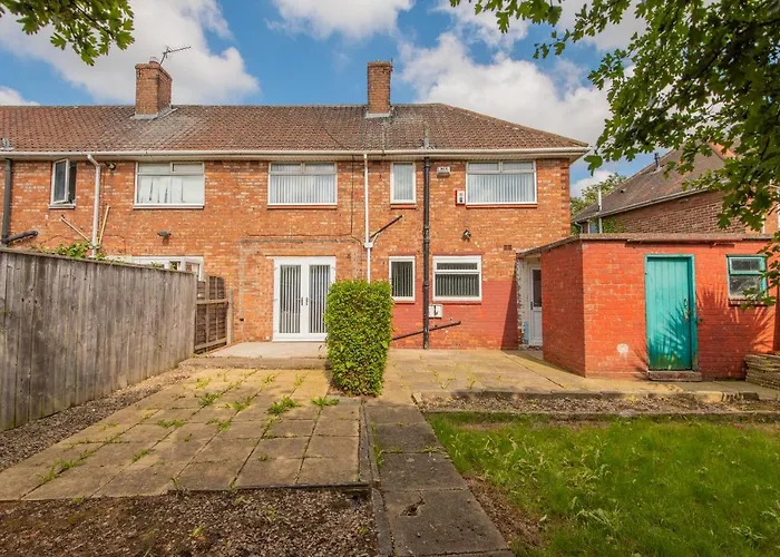 A Cosy, Modern 3 Bedroom House In