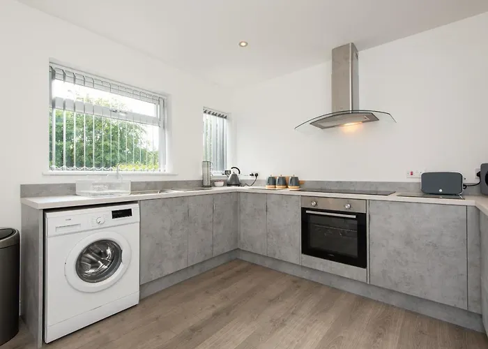 A Cosy, Modern 3 Bedroom House In