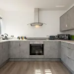A Cosy, Modern 3 Bedroom House In Middlesbrough
