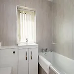 A Cosy, Modern 3 Bedroom House In Dom wakacyjny