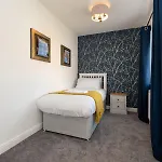 Dom wakacyjny A Cosy, Modern 3 Bedroom House In *